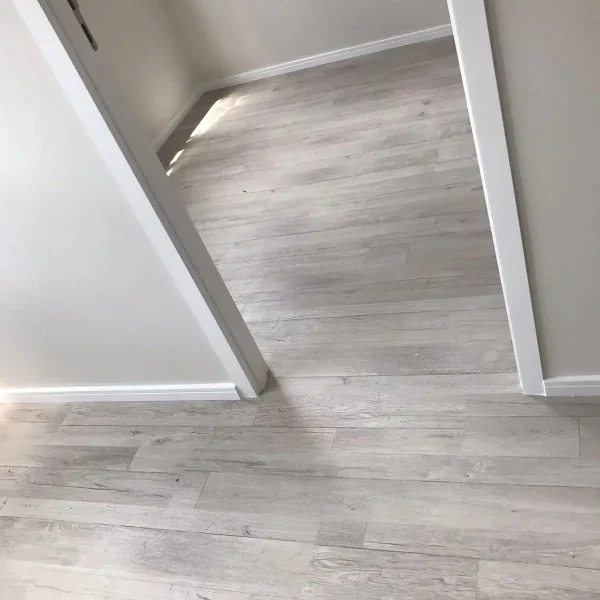 piso vinilico instalado
